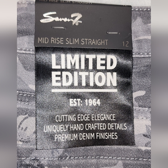 💥Sale💥NWT Mid Rise Slim Straight - Picture 3 of 6